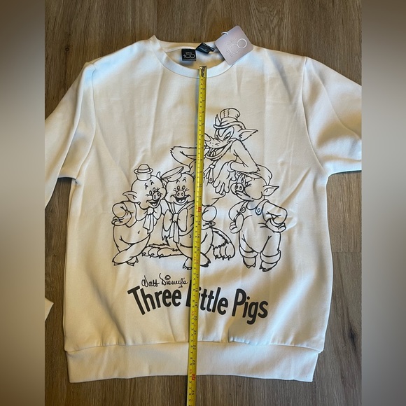 Cakeworthy Disney Three Little Pigs Crewneck oversized Sweater (Unisex) - Picture 7 of 7